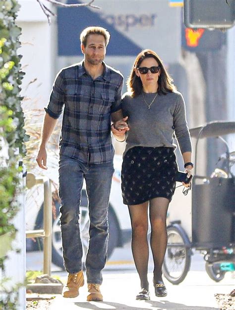 jennifer garner ehepartner|Jennifer Garner and Boyfriend John Miller ‘on a Break  .